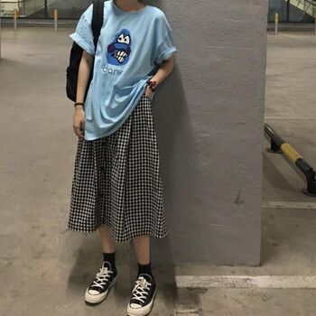 時尚印花連衣裙，打造優(yōu)雅女神