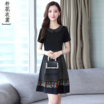 夏日聚會(huì)，氣質(zhì)連衣裙來助力