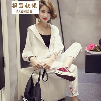 高腰喇叭褲，讓你秒變長(zhǎng)腿小心機(jī)