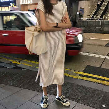 百搭小吊帶裙，打造優(yōu)雅女神