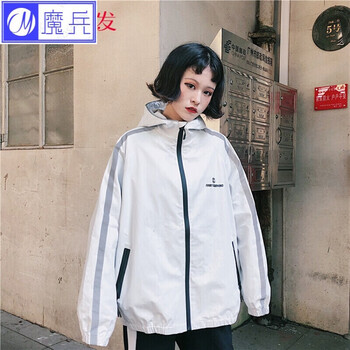 純色外套，穿出街頭時(shí)尚范