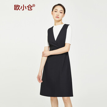 歐小倉 純色 立體剪裁 連衣裙