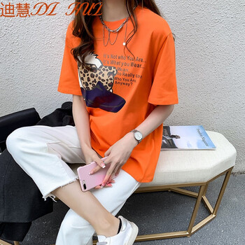 百搭短袖寬松上衣，穿出個性小臉
