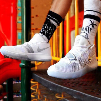 耐克（NIKE）籃球鞋AJ1935-100歐文4簡(jiǎn)版 白銀 