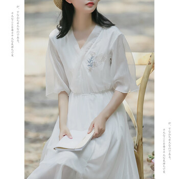復(fù)古風(fēng)連衣裙，讓你優(yōu)雅一夏