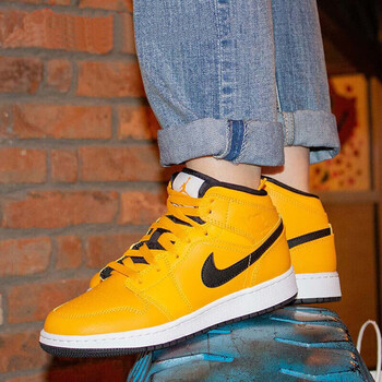耐克（NIKE）籃球鞋空軍一號笑臉LOGO AV0742-100 38