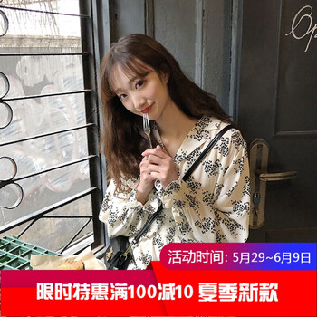 修身連衣裙，穿出性感女神范