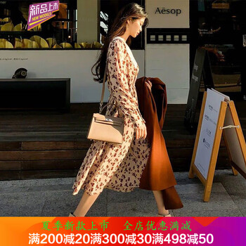 復古絲絨連衣裙，打造浪漫小仙女