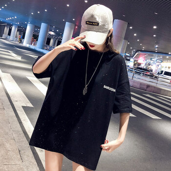 圓領(lǐng)短袖連衣裙，打造清爽少女風(fēng)
