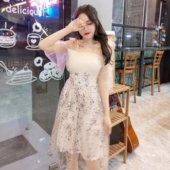 露肩連衣裙，塑造優(yōu)雅小仙女