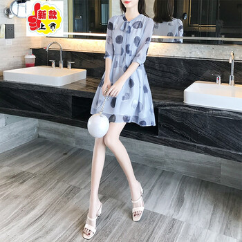 復古格子裙，穿出你的優(yōu)雅氣質(zhì)