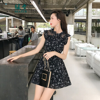 純色連衣裙，穿出你的優(yōu)雅氣質(zhì)范