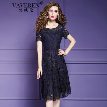 簡(jiǎn)約吊帶裙，打造優(yōu)雅氣質(zhì)小仙女