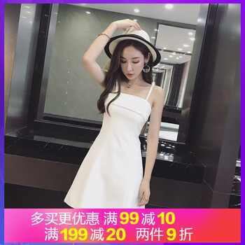 純色上衣，打造性感女神