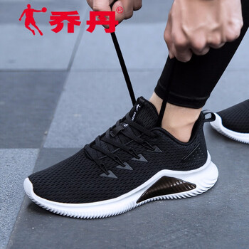 喬丹（QIAODAN）跑步鞋黑白233 42