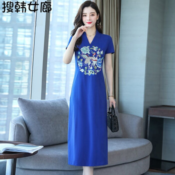 純色小白裙，打造優(yōu)雅女神范