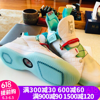 郭艾倫鞋子