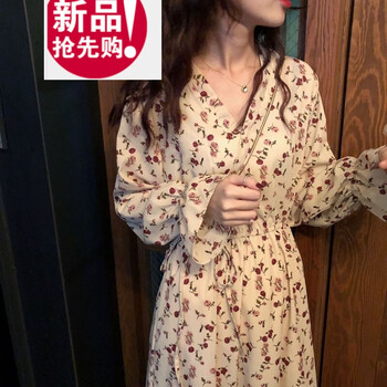 夏日穿搭，連衣裙讓你性感十足