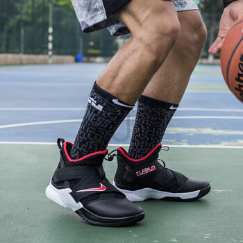 耐克（NIKE）籃球鞋AO4053-001 41