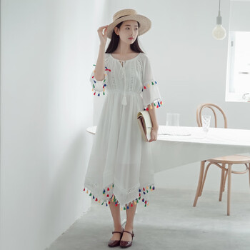 露肩連衣裙，塑造優(yōu)雅小仙女