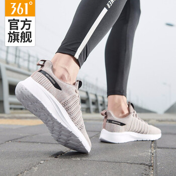 361度跑步鞋迷霧灰/曜石黑 