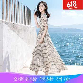 復(fù)古小白裙，打造百變風(fēng)格
