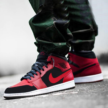 耐克（NIKE）籃球鞋 黑紅554724-054 