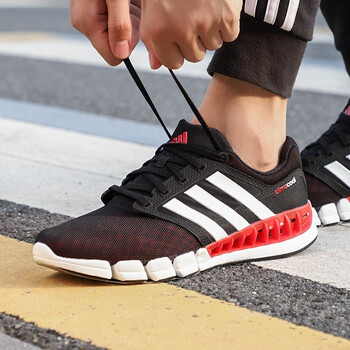 阿迪達斯（Adidas）跑步鞋EF2665/高貴紅 