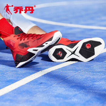 實(shí)戰(zhàn)籃球鞋，助力運(yùn)動(dòng)好搭檔