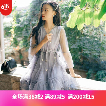 百搭小白裙，塑造迷人女神范