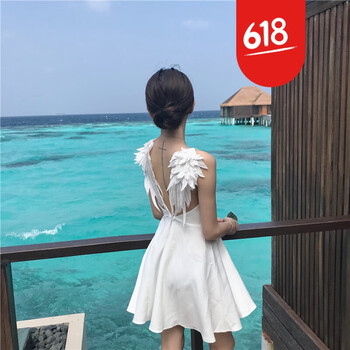 優(yōu)雅純色連衣裙，打造氣質(zhì)女人味