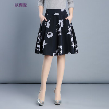 復(fù)古毛呢裙，打造優(yōu)雅小身材
