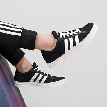 阿迪達(dá)斯（Adidas）籃球鞋AW3890  41