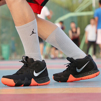 耐克（NIKE）籃球鞋943807-010  黑橙 42