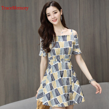 純色半身裙，打造百變女王范