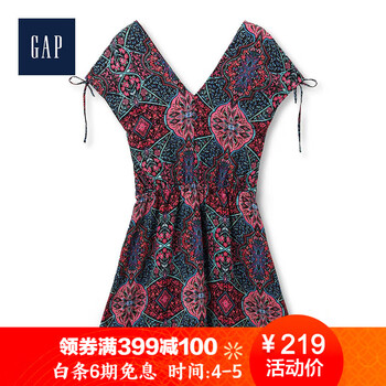 甜美小白裙，打造清新少女感