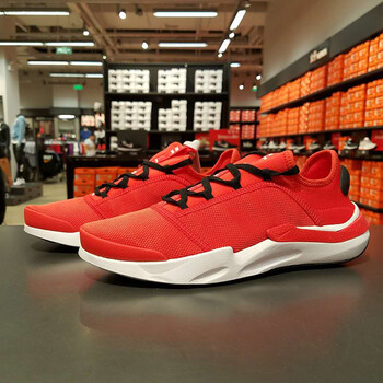 耐克（NIKE）跑步鞋AO1733-601 經(jīng)典休閑紅色 39