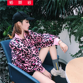時尚牛仔外套，街頭搭配更吸睛