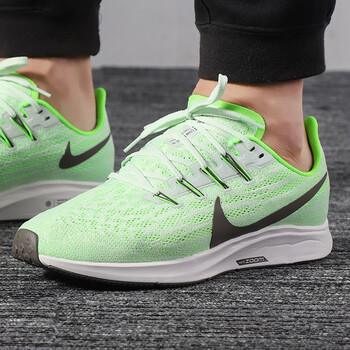 耐克（NIKE）跑步鞋880555-001/ZOOM氣墊 尺碼偏小 