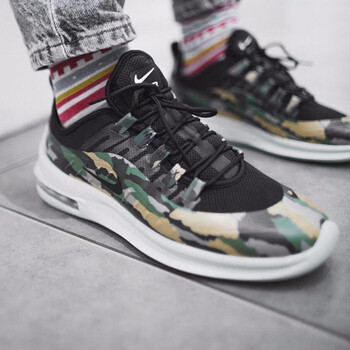 耐克（NIKE）跑步鞋880555-006/飛馬34 