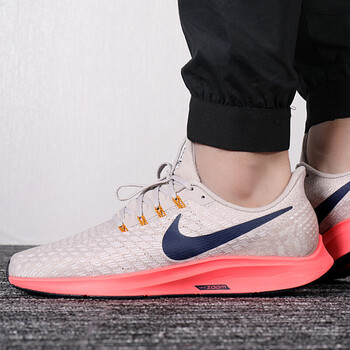 耐克（NIKE）跑步鞋942851-200/18冬新款 39