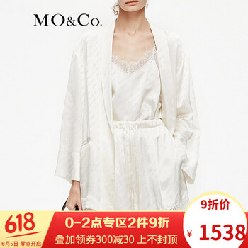短款牛仔外套，時(shí)尚又減齡