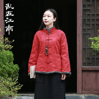 亂在江南 立領(lǐng) 長(zhǎng)袖 女 短外套 口袋，紐扣，印花