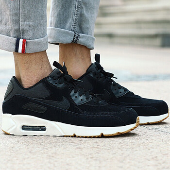 耐克（NIKE）跑步鞋924447-003 純黑 