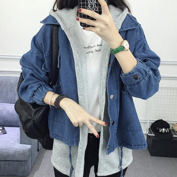 少女蝙蝠衫中學(xué)生