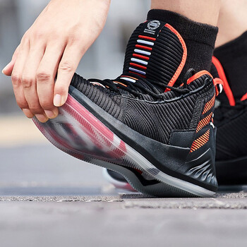 阿迪達(dá)斯（Adidas）籃球鞋EE3957黑+藍(lán) 