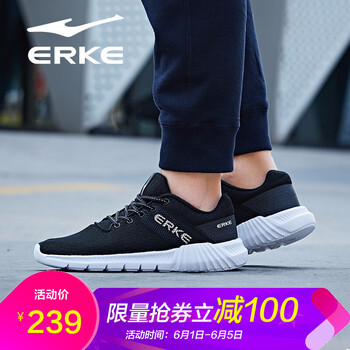 舒適透氣的系帶跑鞋，讓你運動(dòng)