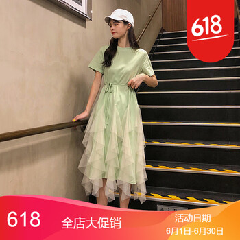 純色小短裙，讓你變身女神主角