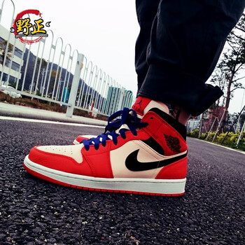 耐克（NIKE）籃球鞋852542-301 42