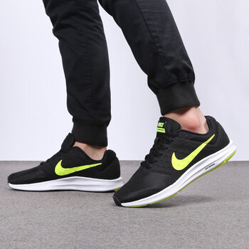 NIKE跑步鞋852459-008 42